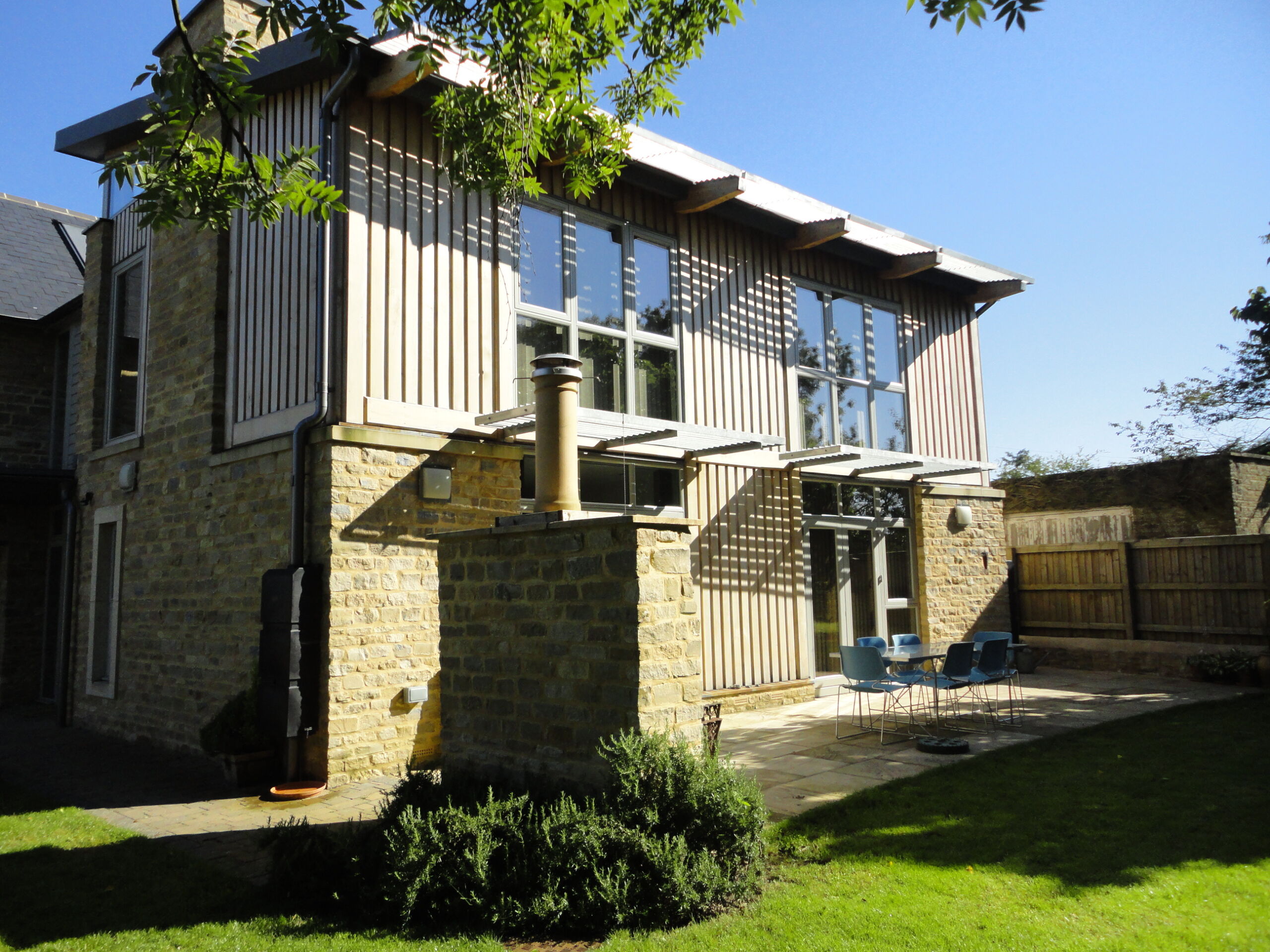 A growing number of Londoners are swapping busy city streets for the quiet lanes and rolling countryside of Oxfordshire